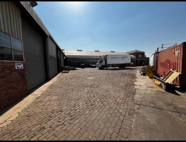 1,850M² FACTORY FOR SALE IN ANDERBOLT